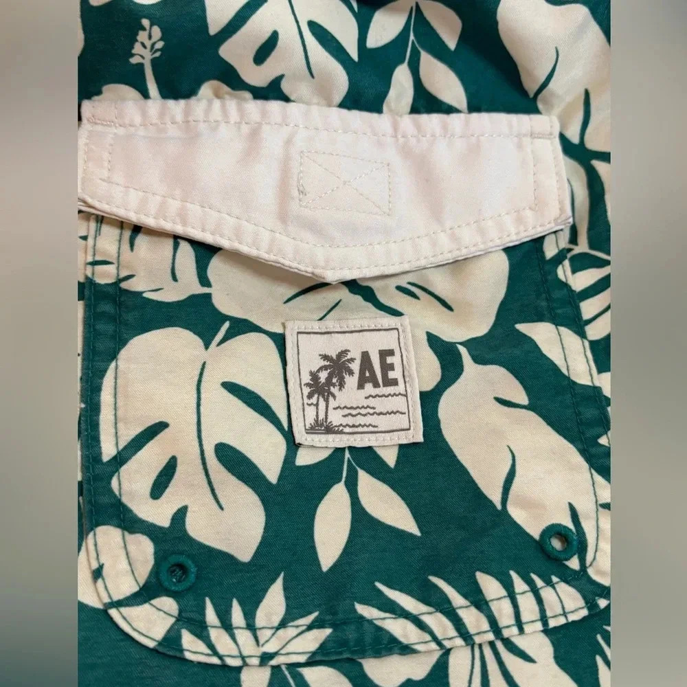 American Eagle AE 5" Floral Swim Trunk, Men’s Size M. Green and White with ties. - Picture 6 of 9